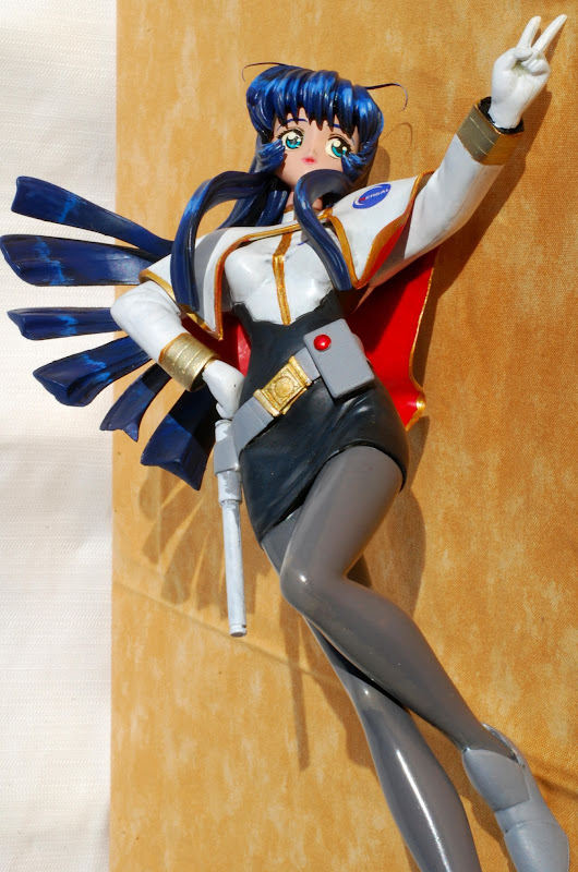 ミスマル・ユリカ制服姿（機動戦艦ナデシコ）